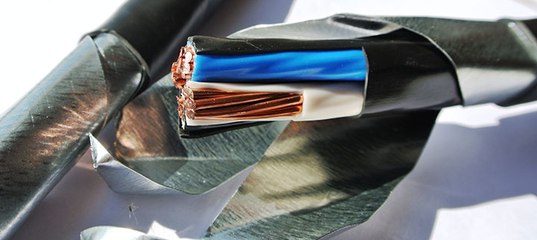 Бронированный кабель для прокладки в земле:  бронированный кабель .